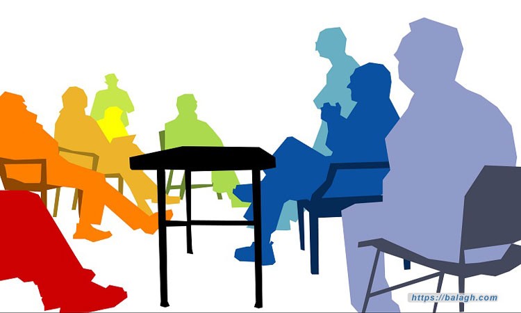 مقعدك في اجتماعات العمل يكشف الكثير عن دورك